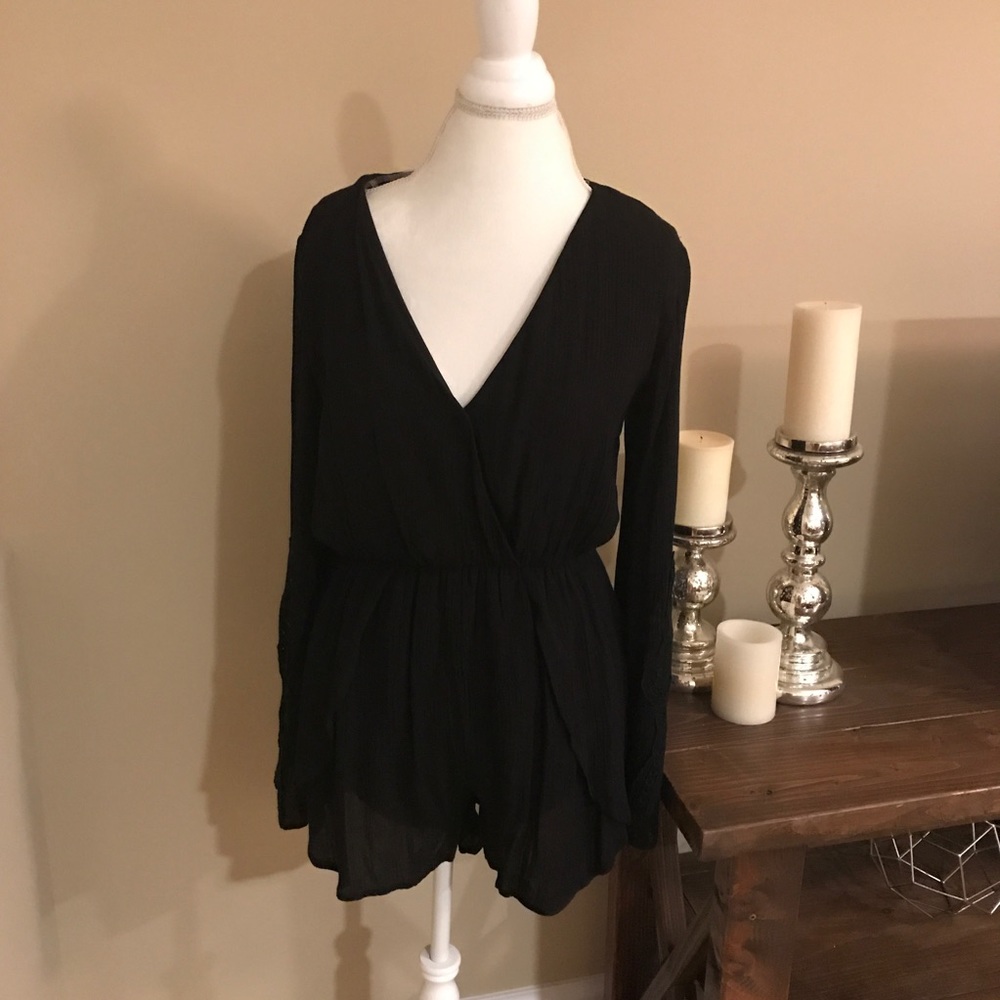 Long sleeve black romper 🖤